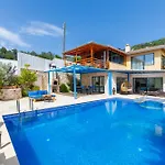 Orpheus - Kalkan, Islamlar Willa *